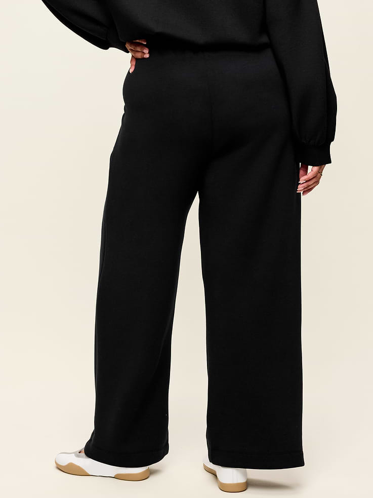 Image number 10 showing, High-Waisted Bounce Fleece Wide-Leg Sweatpants