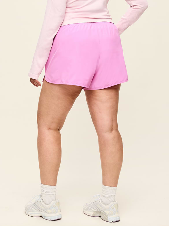 Extra High-Waisted Crinkle Run Shorts -- 3-inch inseam