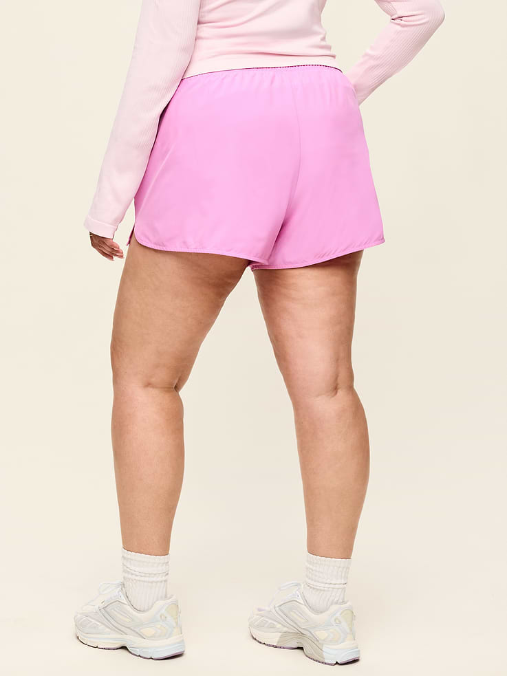 Image number 5 showing, Extra High-Waisted Crinkle Run Shorts -- 3-inch inseam