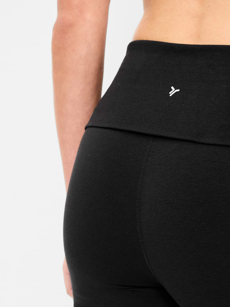 L'image numéro 4 présente Legging semi-évasé à taille haute rabattable PowerChill