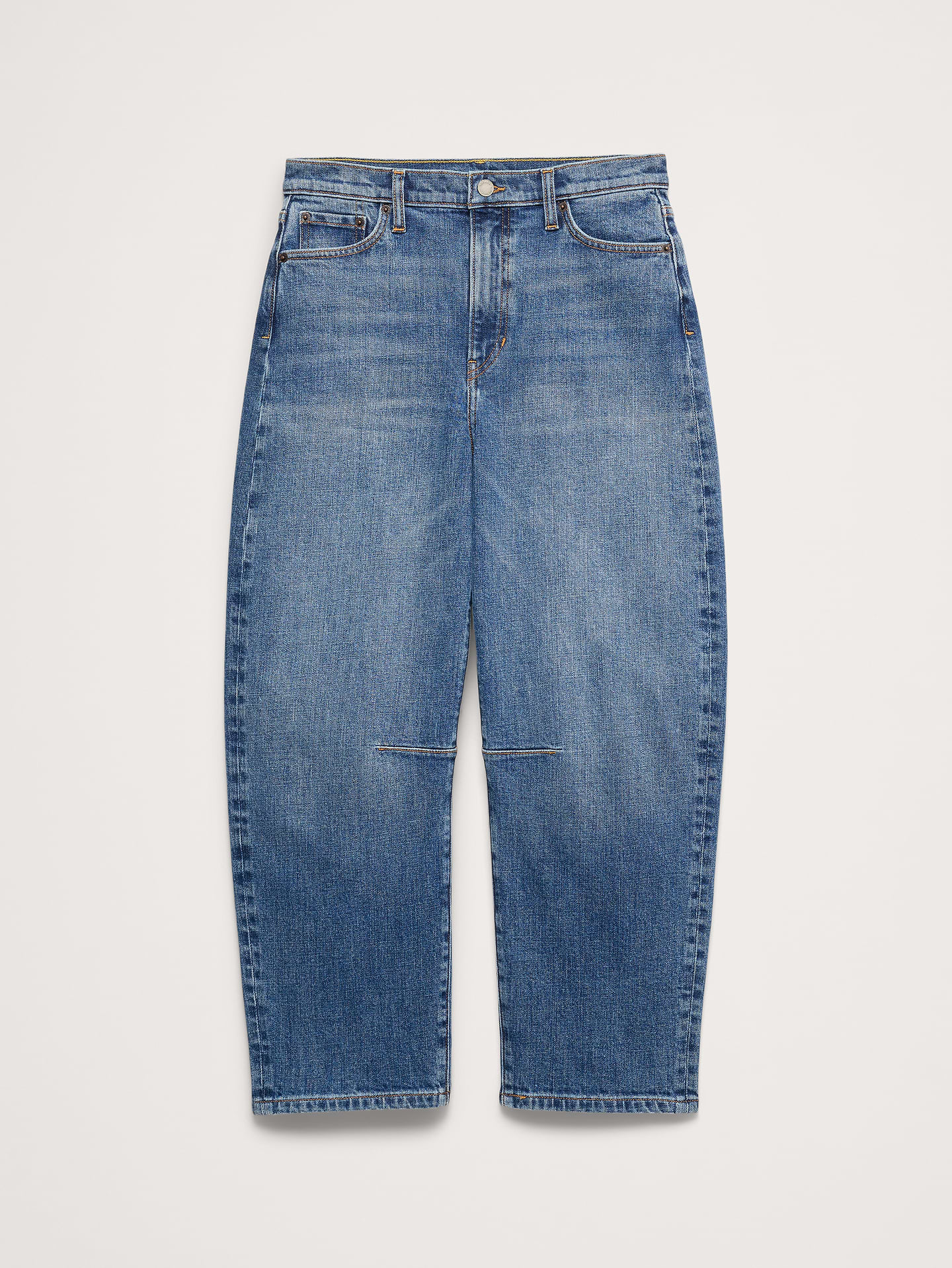 L'image numéro 5 présente Jean court coupe baril taille mi-basse