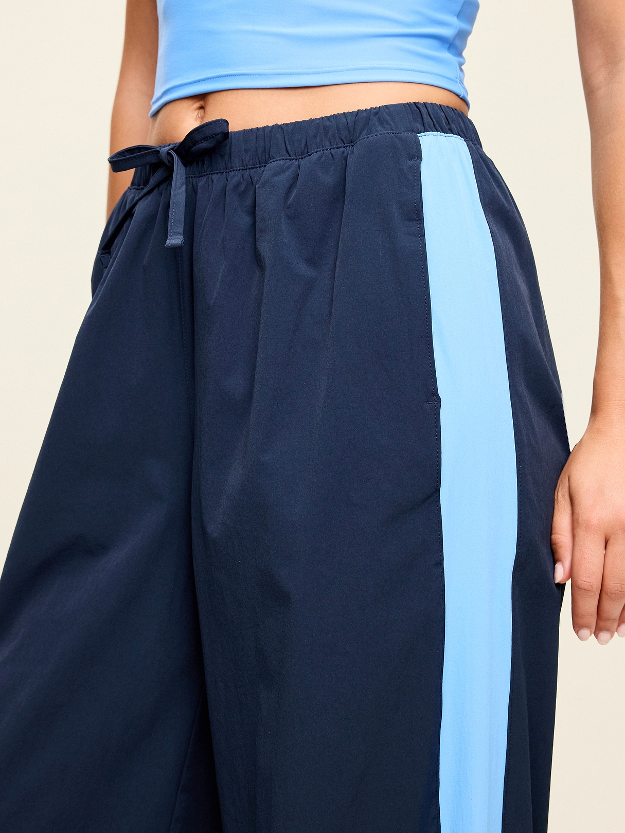 High-Waisted TrekTech Lightweight Woven Active Pants | Old Navy