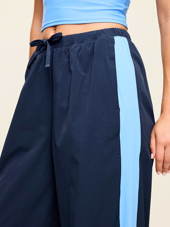 Pantalon sport tissé léger à taille haute Tech Trek