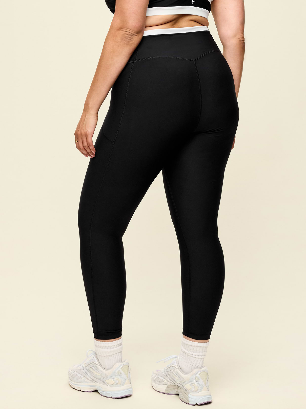 Image 9 of 9, Extra-High Waisted PowerSoft Boundless 7/8 Pocket Leggings – No Front Seam