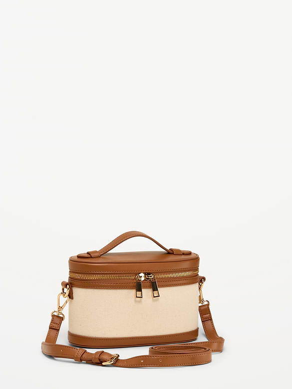 Sac convertible à poignée sur le dessus.