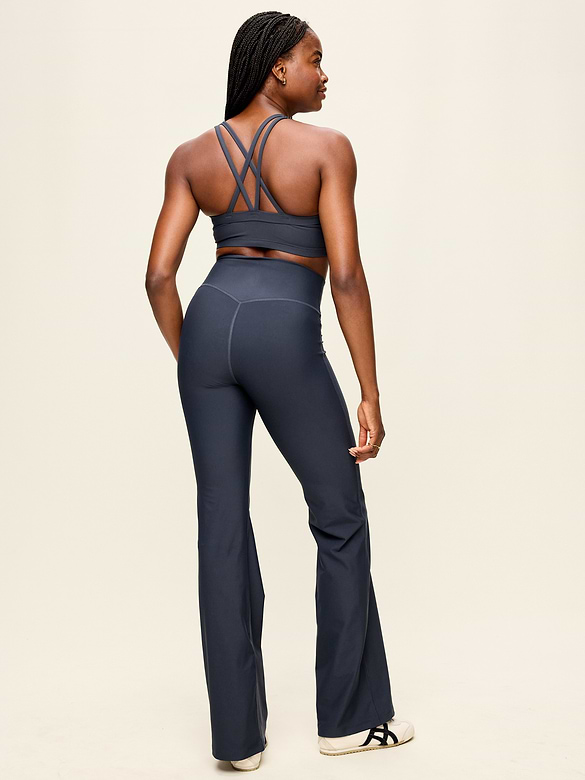 Extra High-Waisted PowerSoft Boundless Flare Leggings – No Front Seam