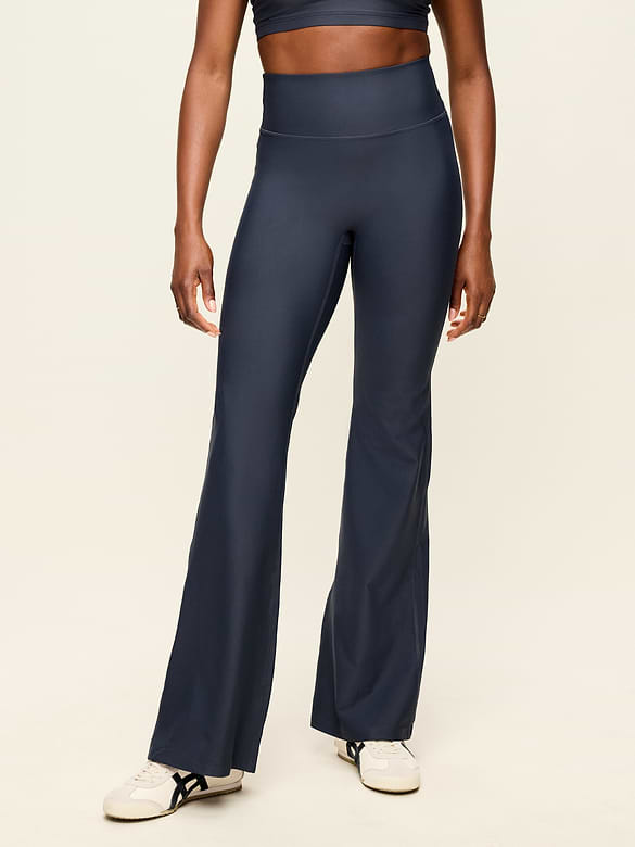 Extra High-Waisted PowerSoft Boundless Flare Leggings – No Front Seam