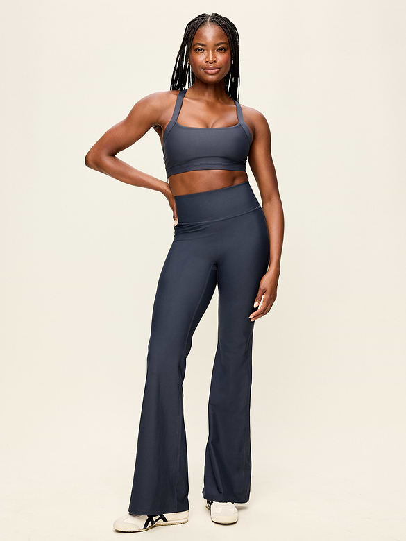 Extra High-Waisted PowerSoft Boundless Flare Leggings – No Front Seam