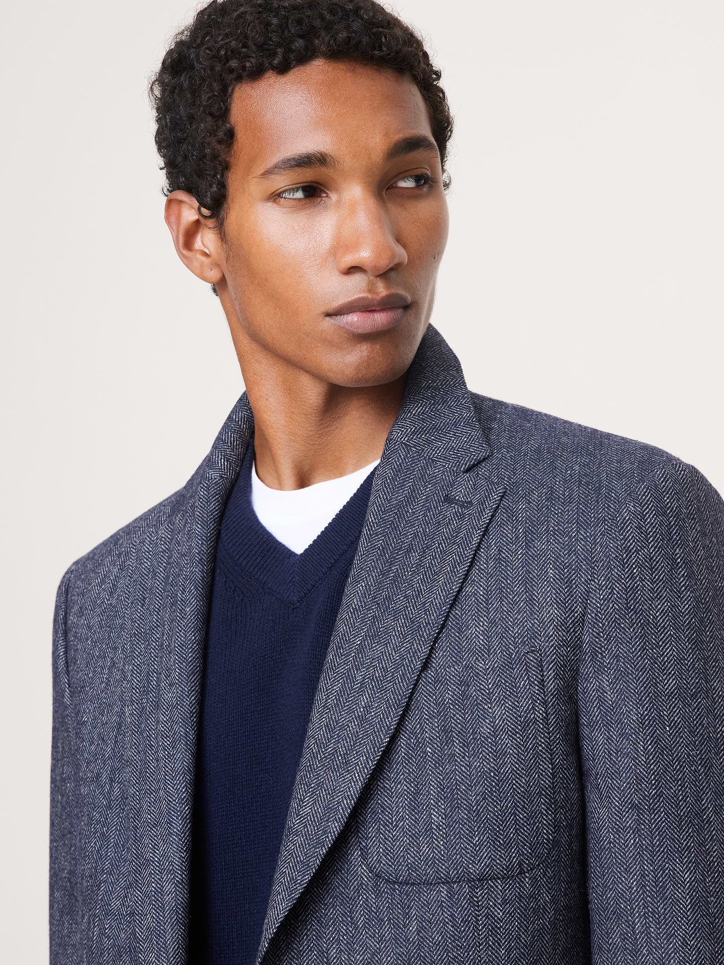 Image number 4 showing, Tailored Slim Italian Herringbone Suit Jacket