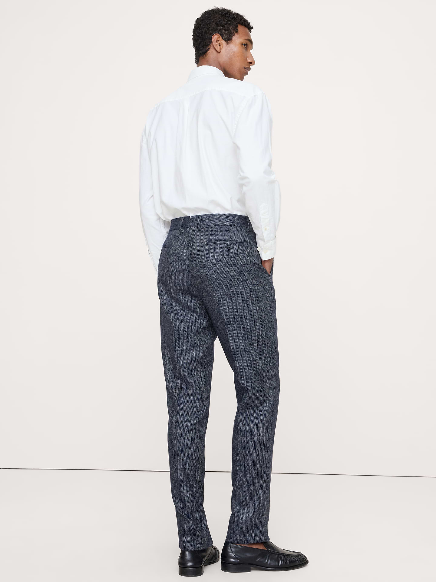 L'image numéro 3 présente Pantalon de complet en tissu italien à chevrons