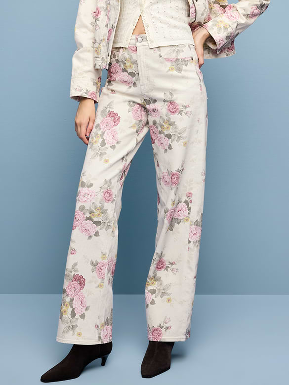 Extra High-Waisted Wide-Leg Jeans