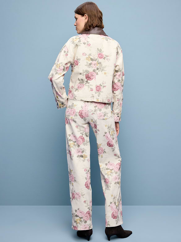 Extra High-Waisted Wide-Leg Jeans