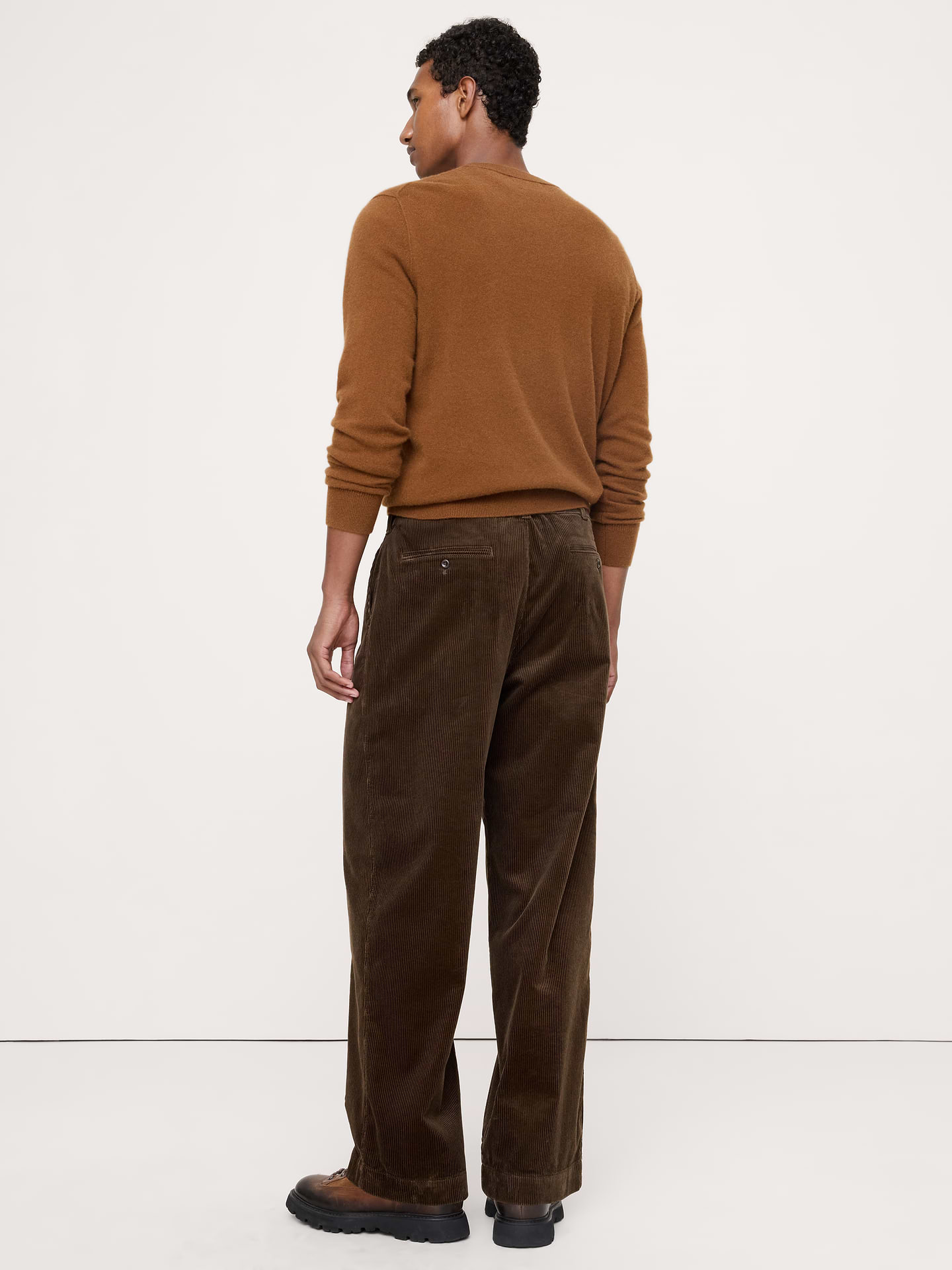 Image 3 de 8, Pantalon ample en velours côtelé plissé