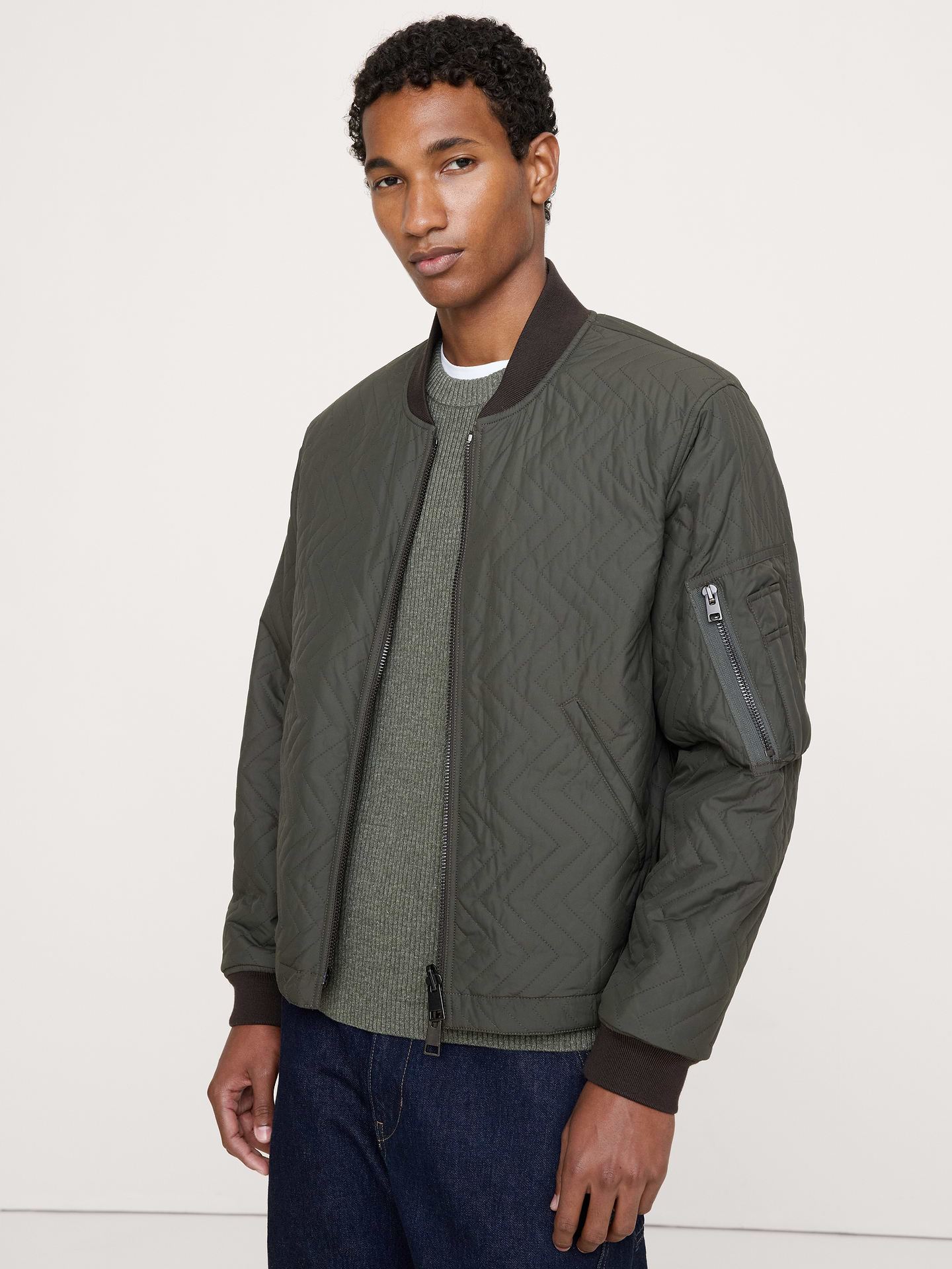 L'image numéro 8 présente Blouson d’aviateur matelassé réversible à chevrons