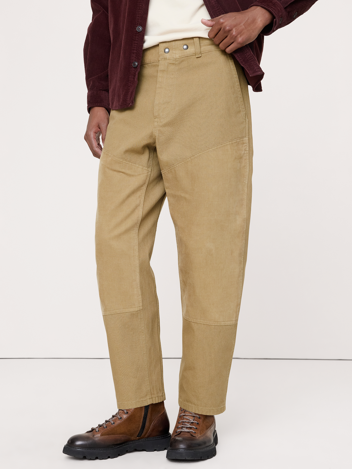L'image numéro 4 présente Pantalon à coupe baril décontractée en matières mixtes