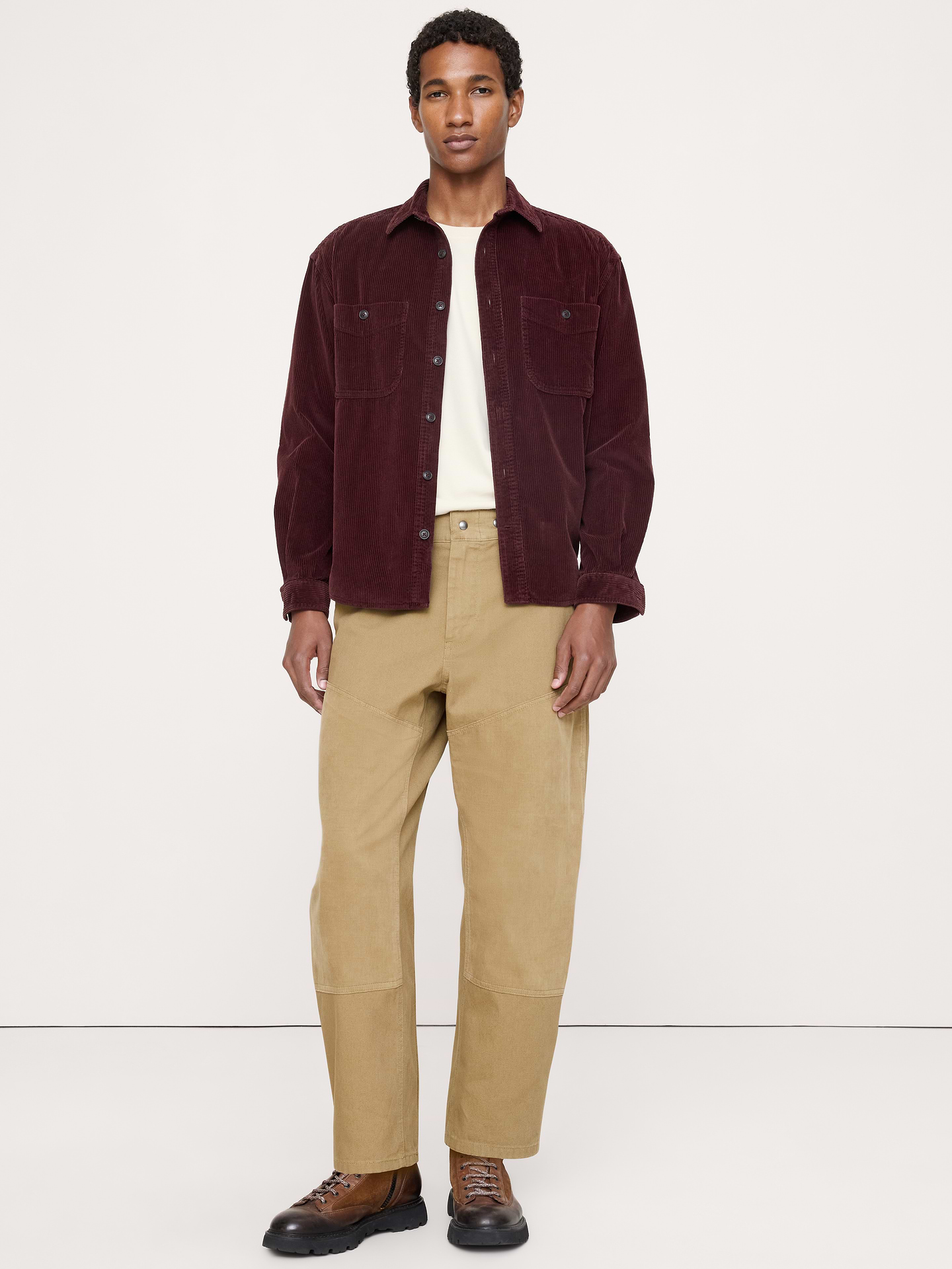 L'image numéro 1 présente Pantalon à coupe baril décontractée en matières mixtes