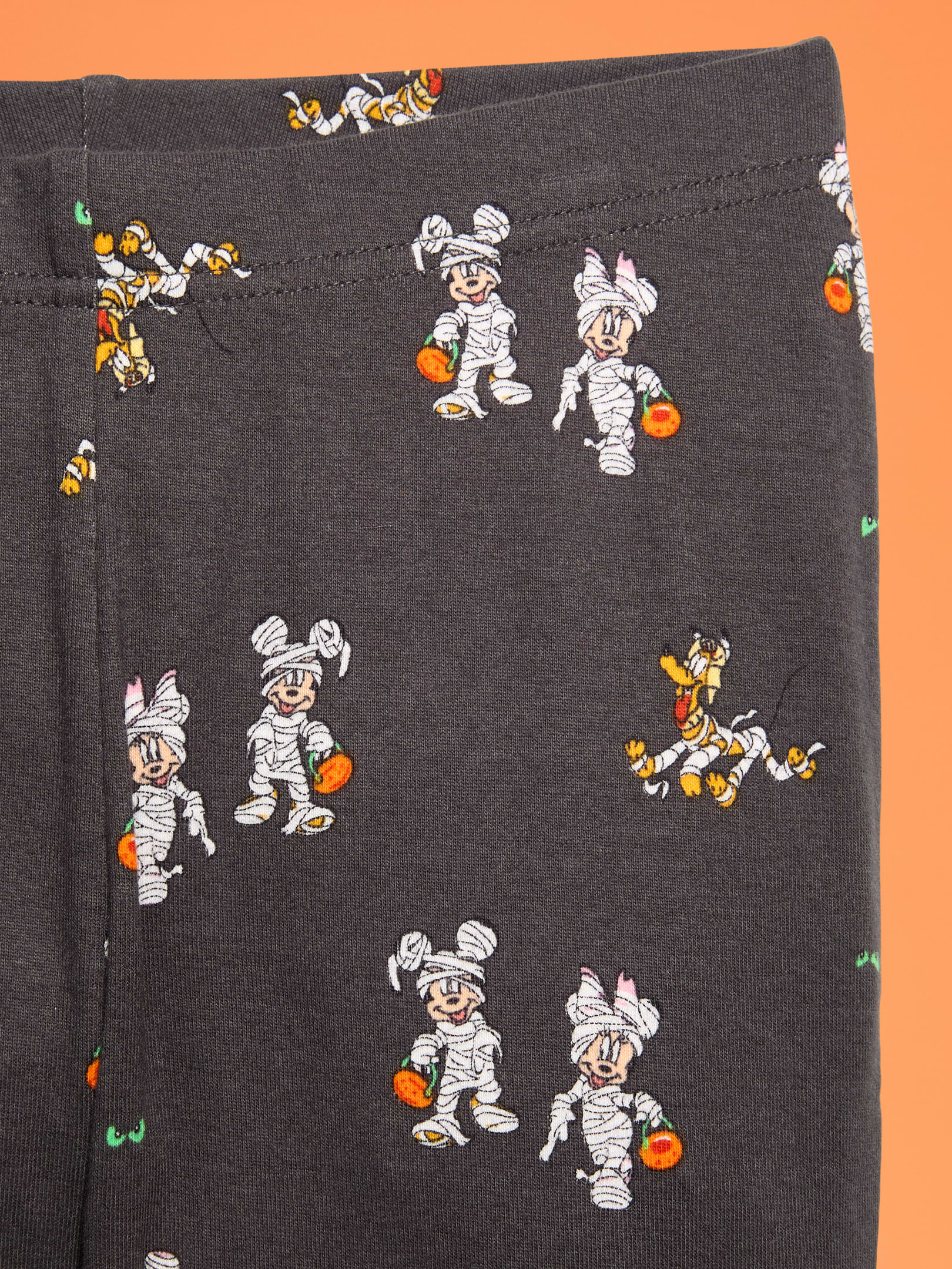 L'image numéro 4 présente Pyjama ajusté Old Navy x Disney pour enfant