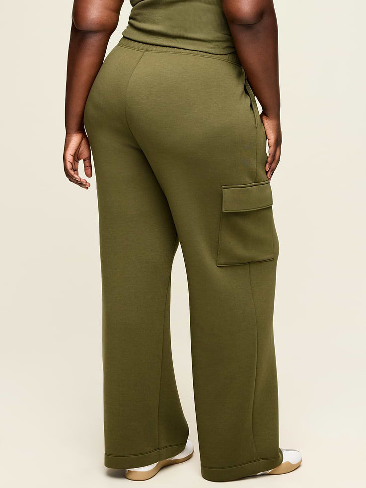 L'image numéro 5 présente Pantalon cargo jambe large à taille haute en molleton raffiné