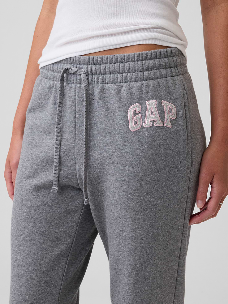 Image number 4 showing, Gap Logo Straight Sweatpants