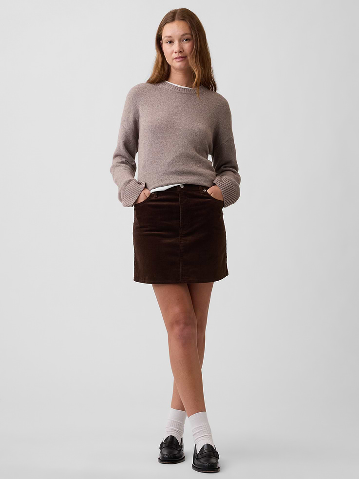 Image 1 of 5, This product is part of our water-saving Washwell program. Compared with conventional wash methods, Washwell uses at least 20% less water., Stretch corduroy weave., Button closure, zip fly., Classic five-pocket styling., Product #1178398