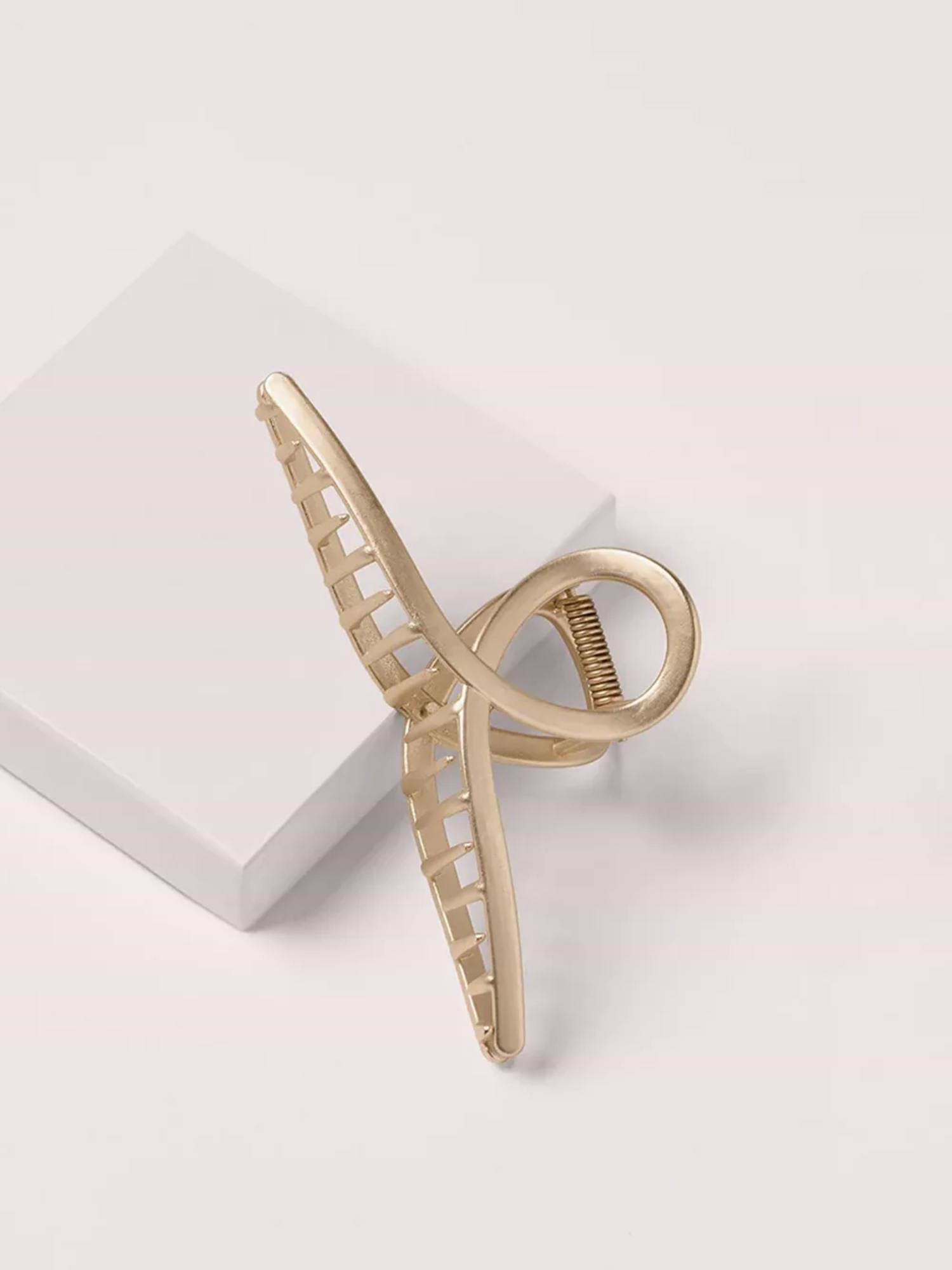 Image number 4 showing, The Hair Edit French Twist Claw Clip