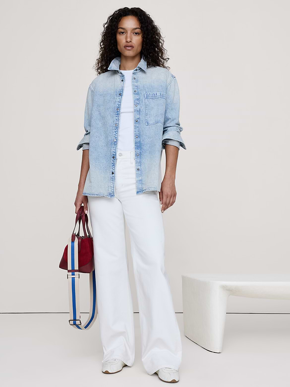 Le chemisier surdimensionné en denim