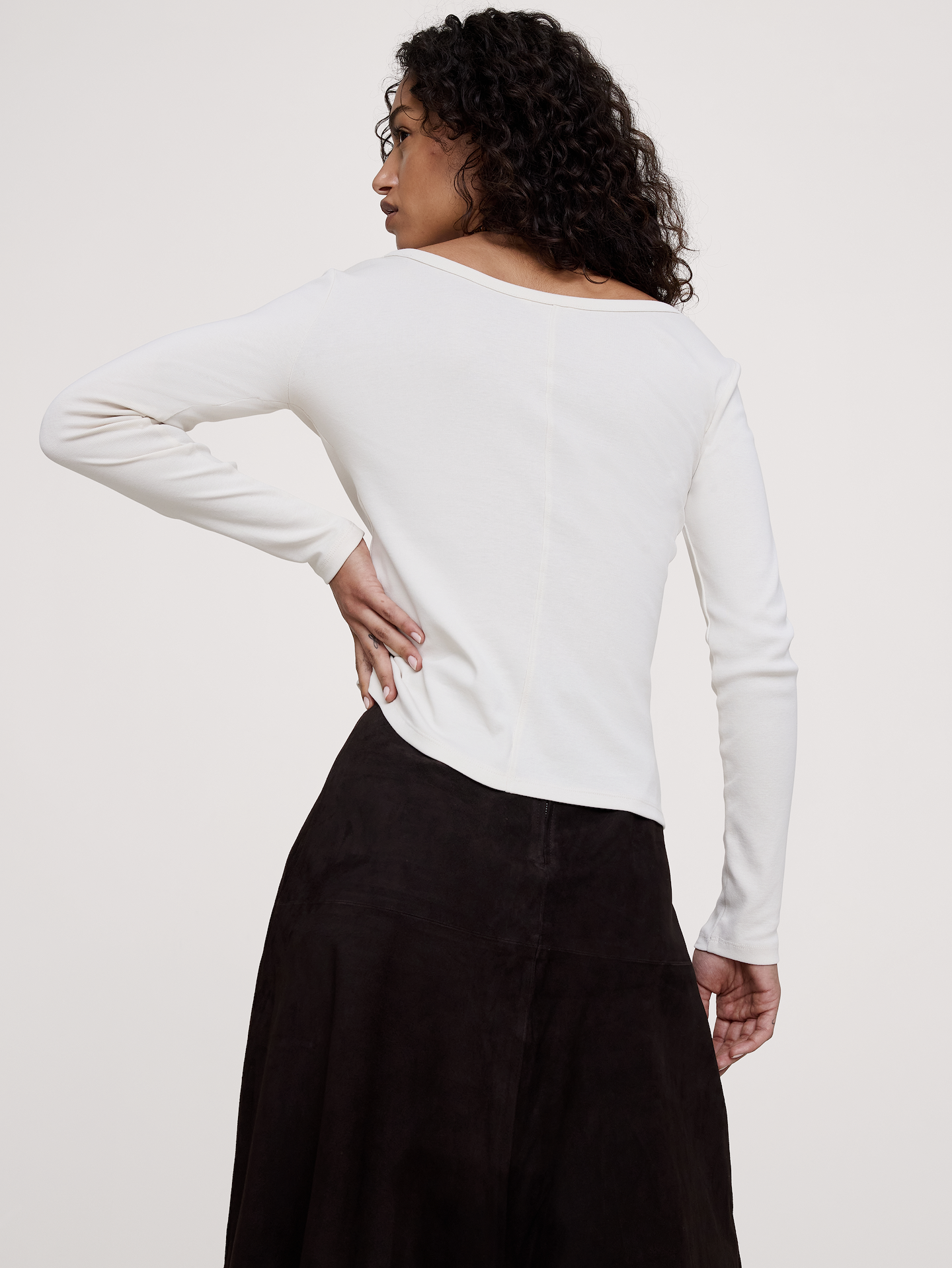 Image number 2 showing, Minimalist Cotton Long-Sleeve Scoop-Neck T-Shirt