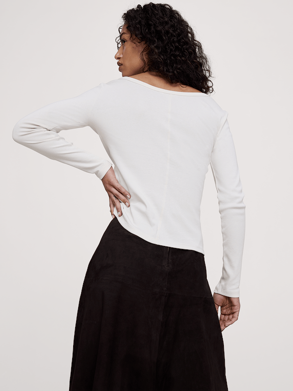 Minimalist Cotton Long-Sleeve Scoop-Neck T-Shirt