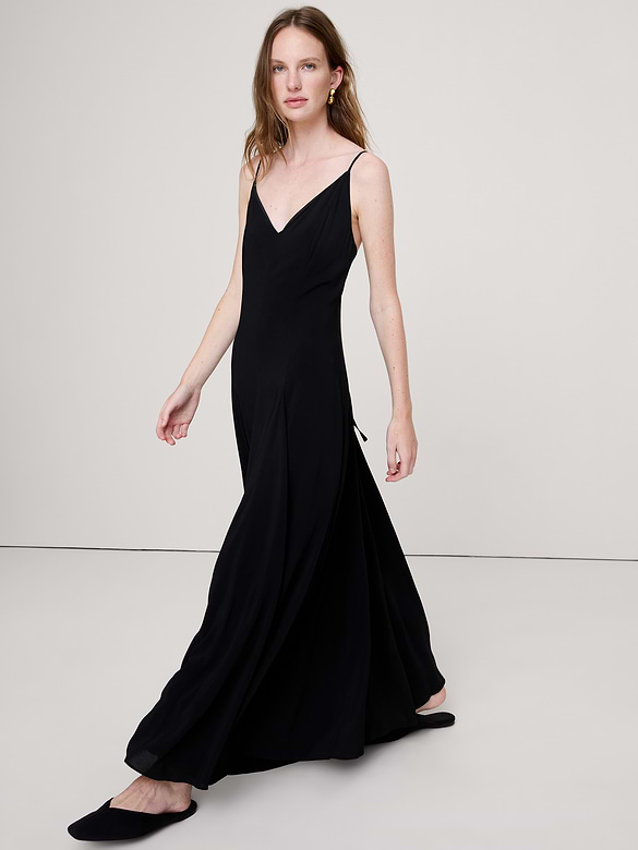Robe longue à panneaux en crêpe georgette