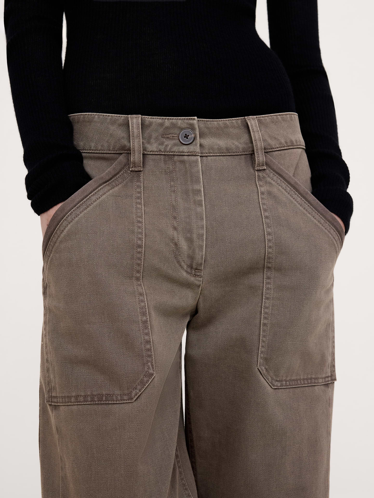Image number 7 showing, Low-Rise Relaxed Utility Pant