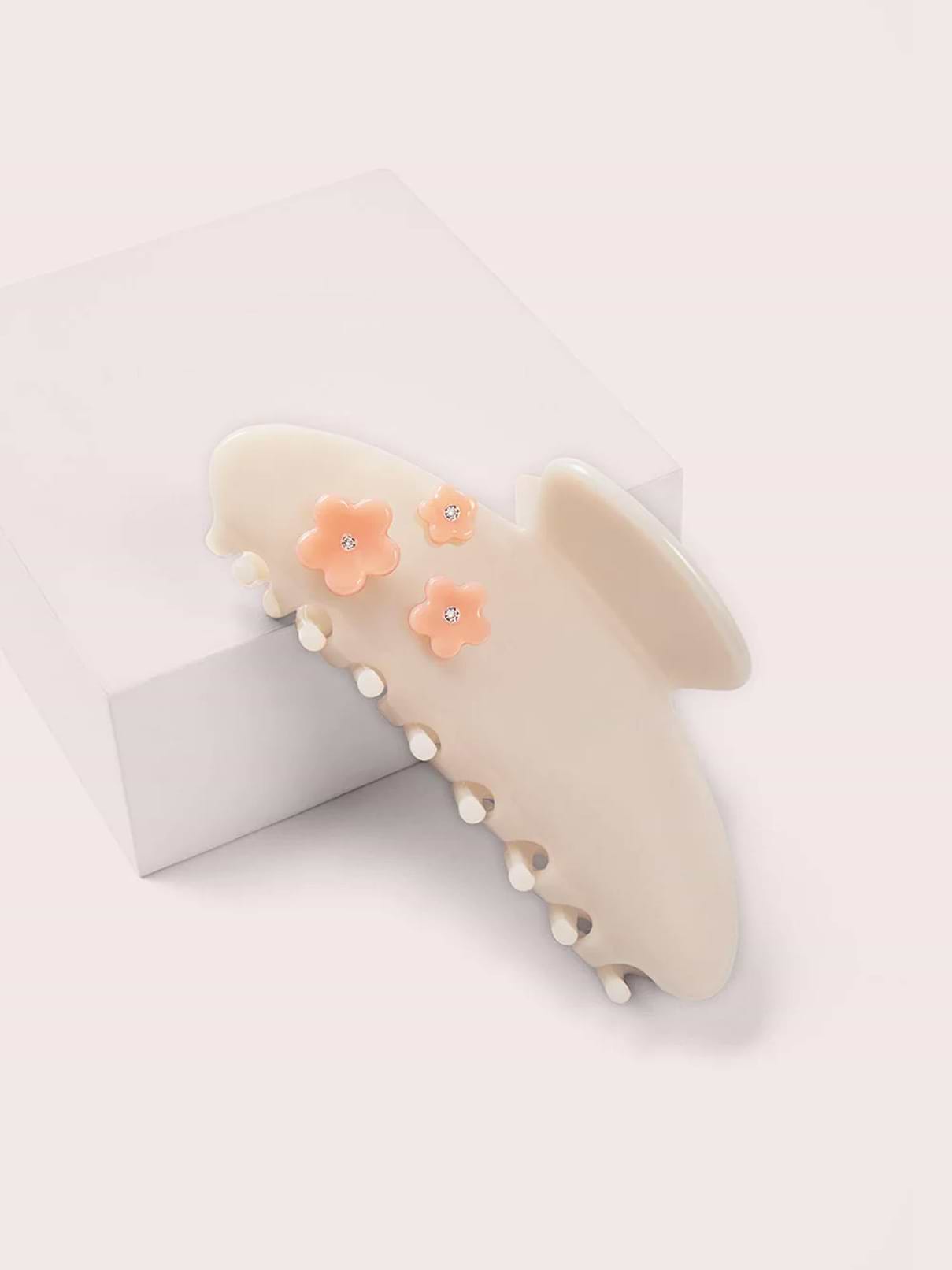 Image number 3 showing, The Hair Edit Petal Flower Claw Clip