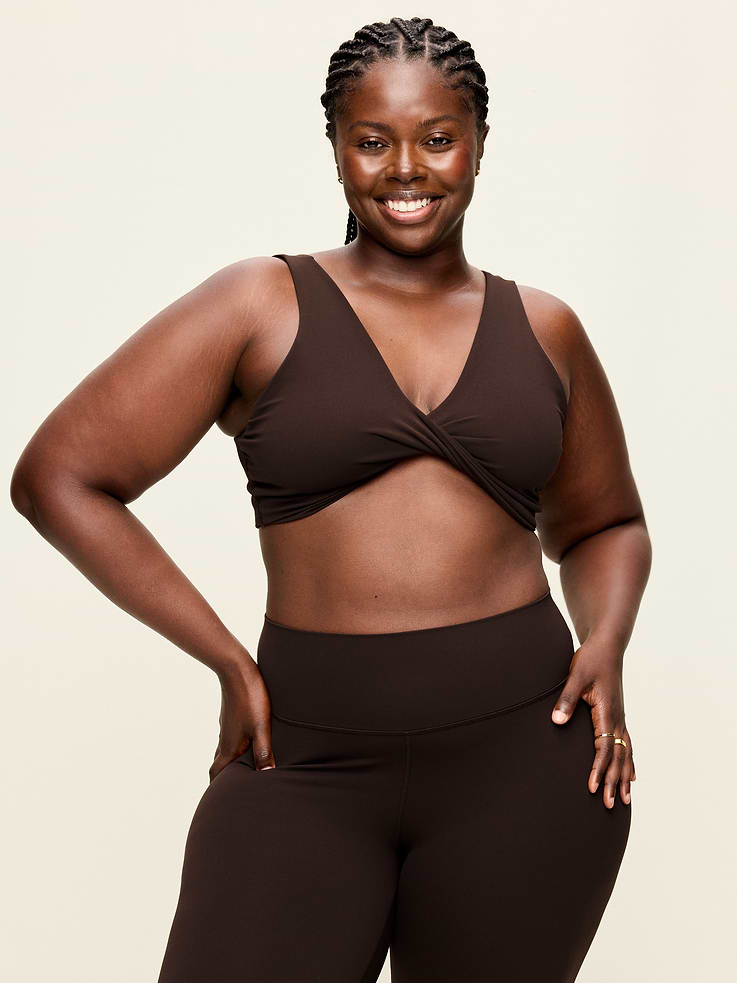 Image 7 of 9, Light Support StudioSmooth Twist-Front Sports Bra