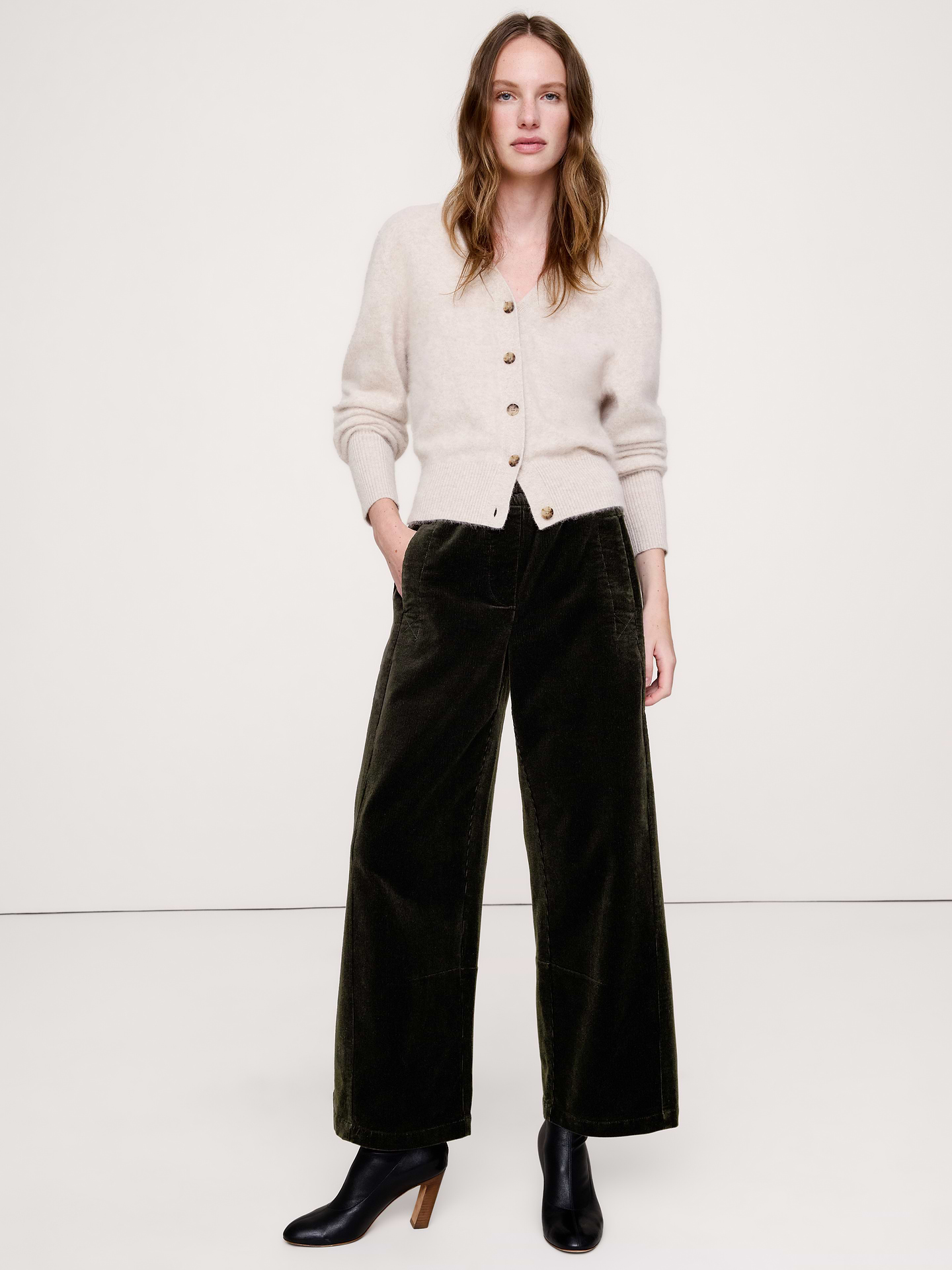 L'image numéro 1 présente Pantalon de peintre décontracté à taille mi-basse extensible