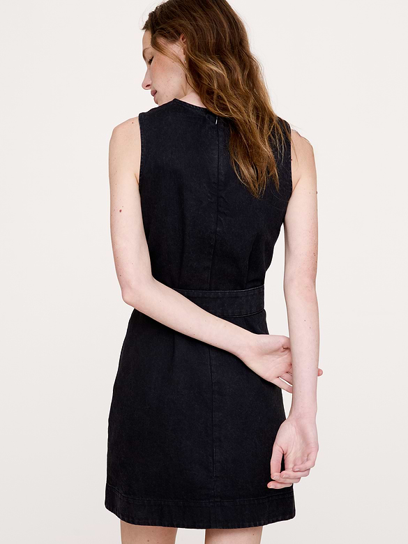 Robe courte en denim boutonnée sur le côté