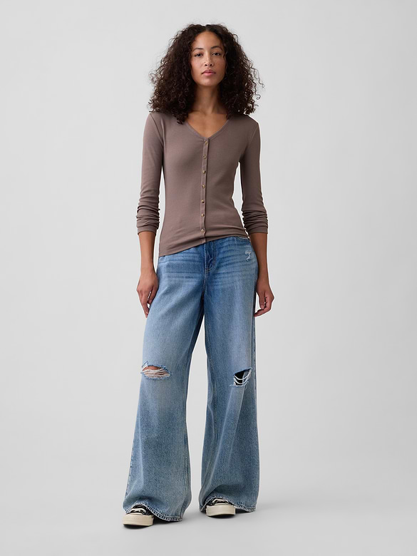 Fitted Ribbed V-Neck Top