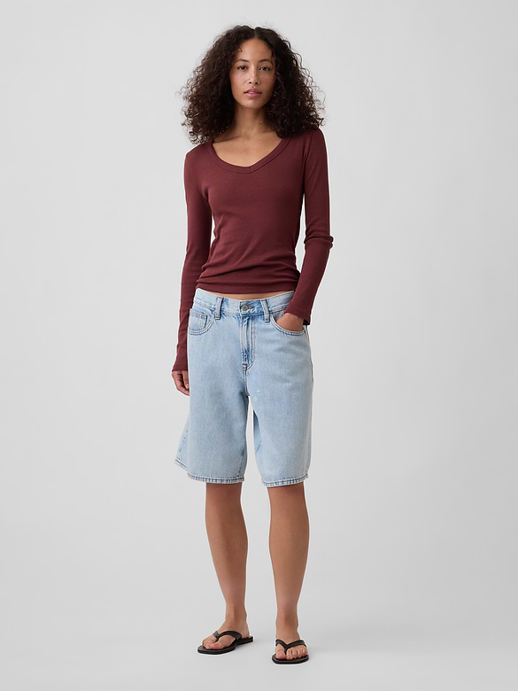 Modern Ribbed V-Neck T-Shirt