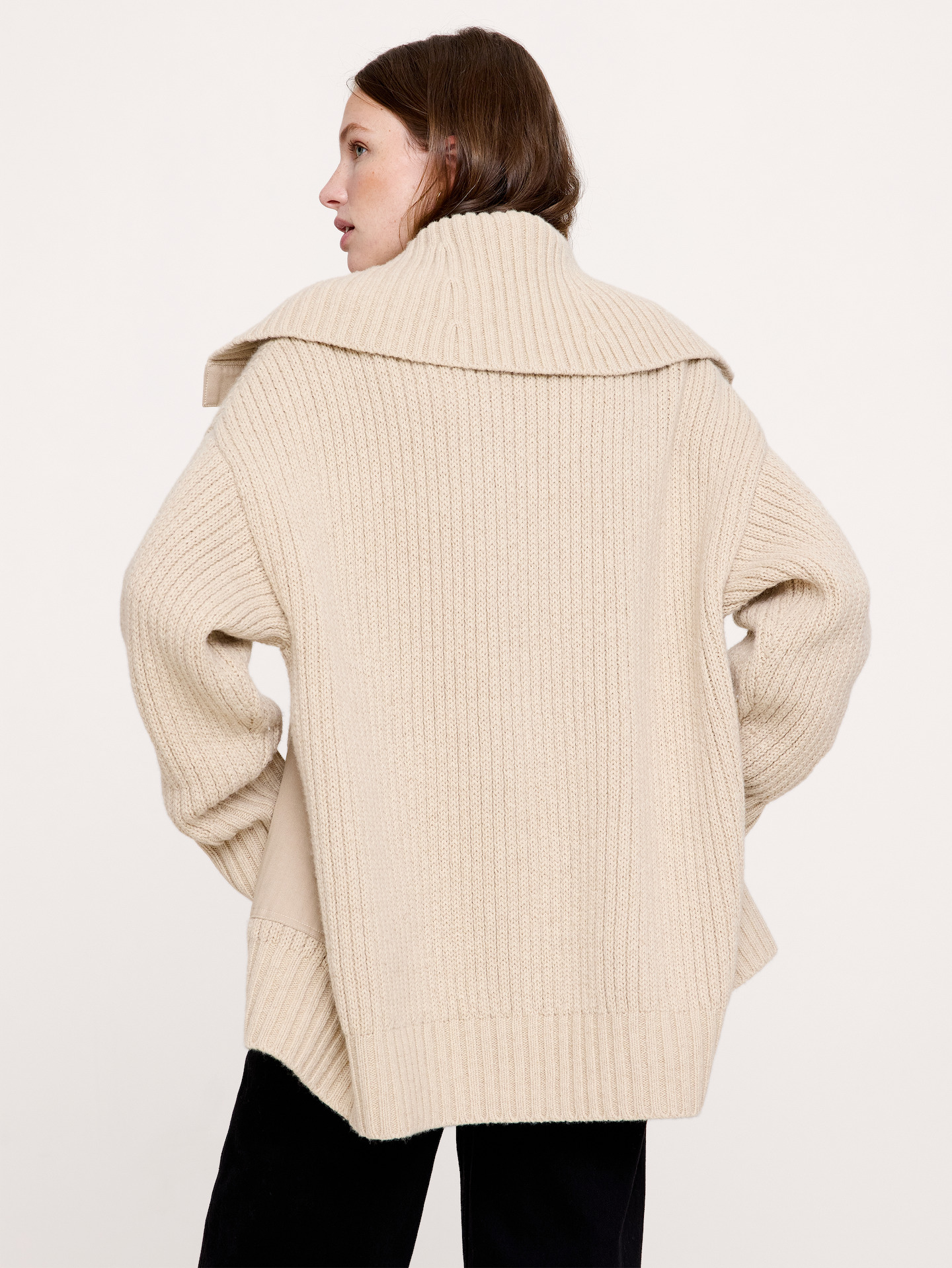 L'image numéro 4 présente Cardigan de marin surdimensionné en laine mérinos et coton