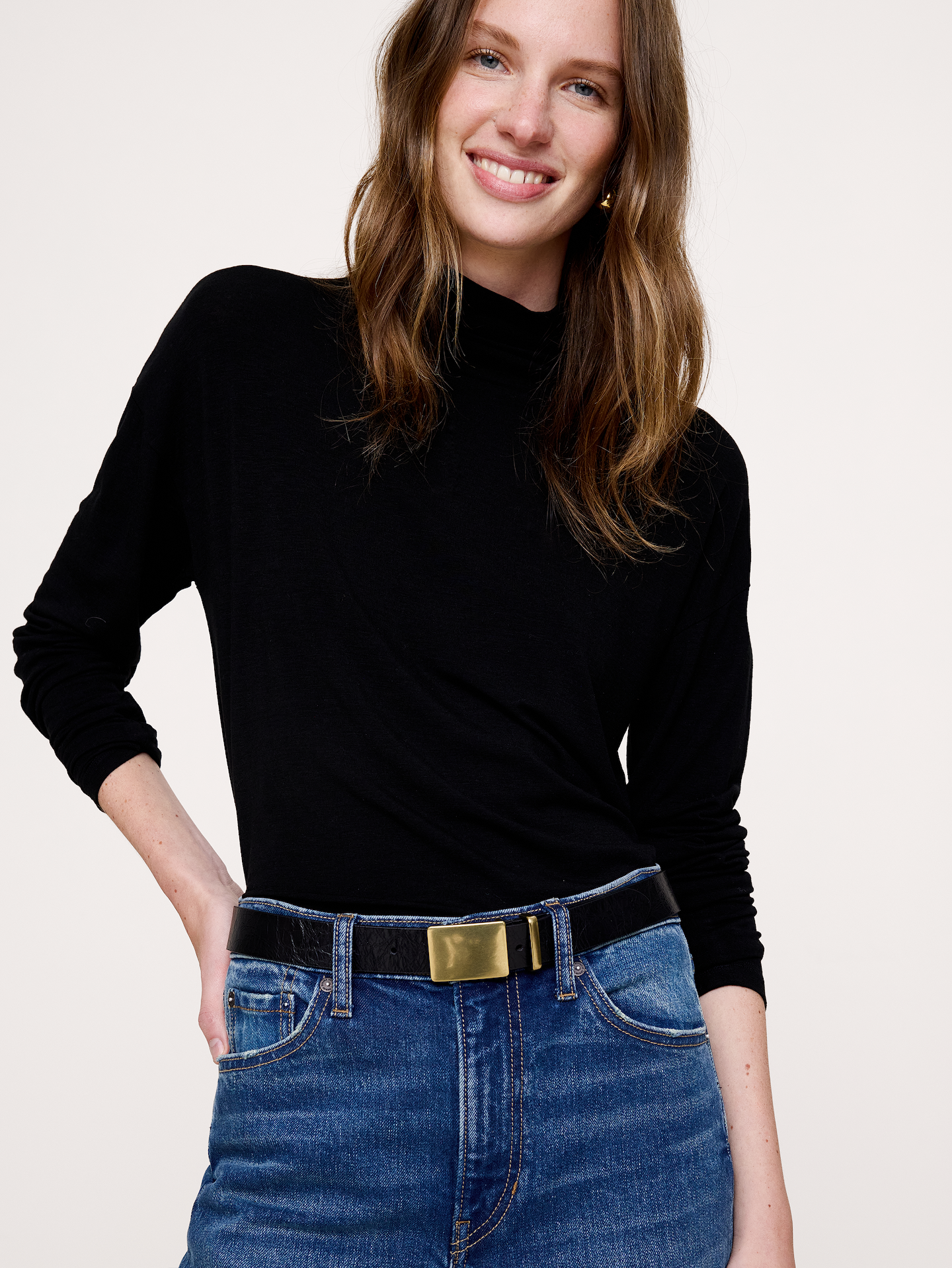 L'image numéro 2 présente Ceinture en cuir à boucle pleine