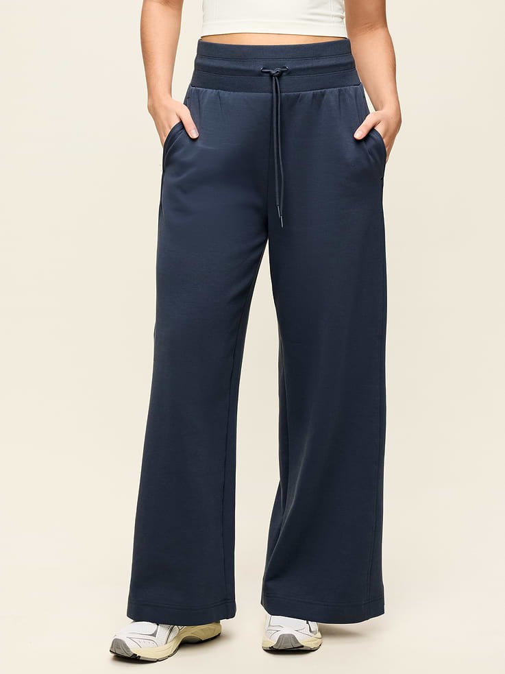 Image number 1 showing, Extra High-Waisted Dynamic Fleece Wide-Leg Sweatpants