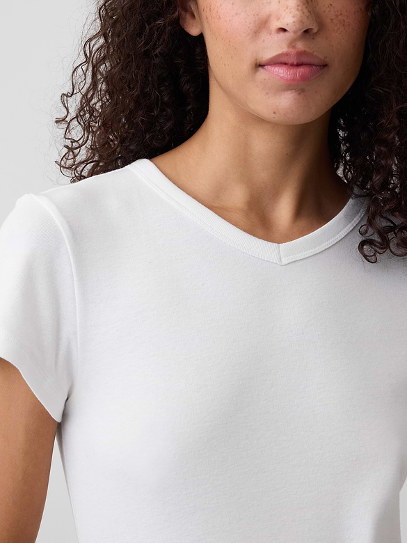 Modern Ribbed High-Neck T-Shirt