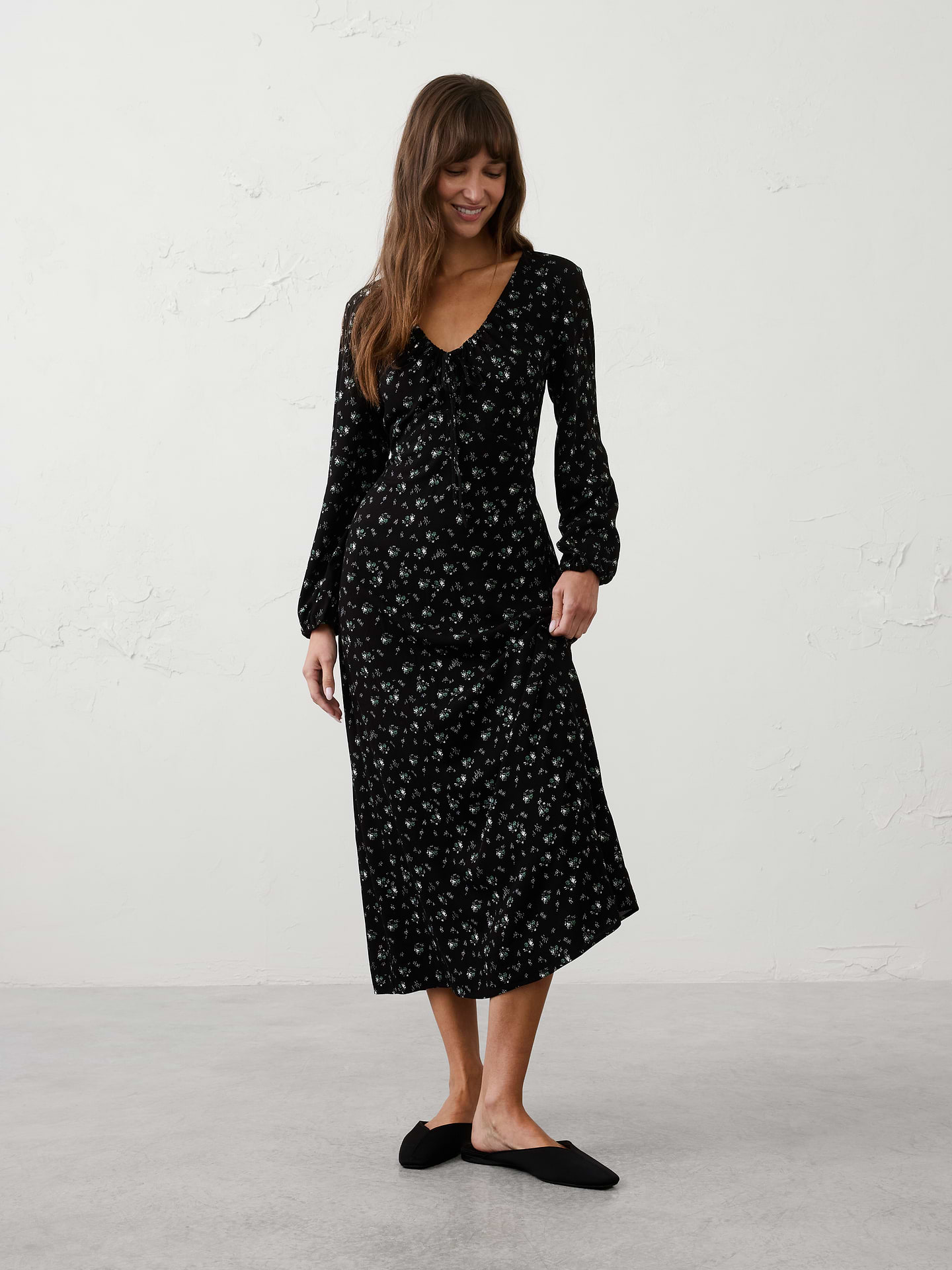 Image number 1 showing, Cinched Scoop-Neck Midi Dress