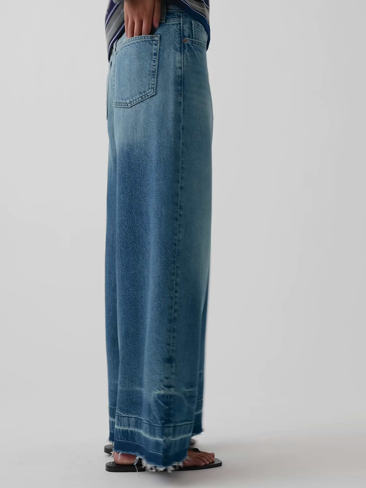 Mid Rise UltraSoft Baggy Jeans | Gap