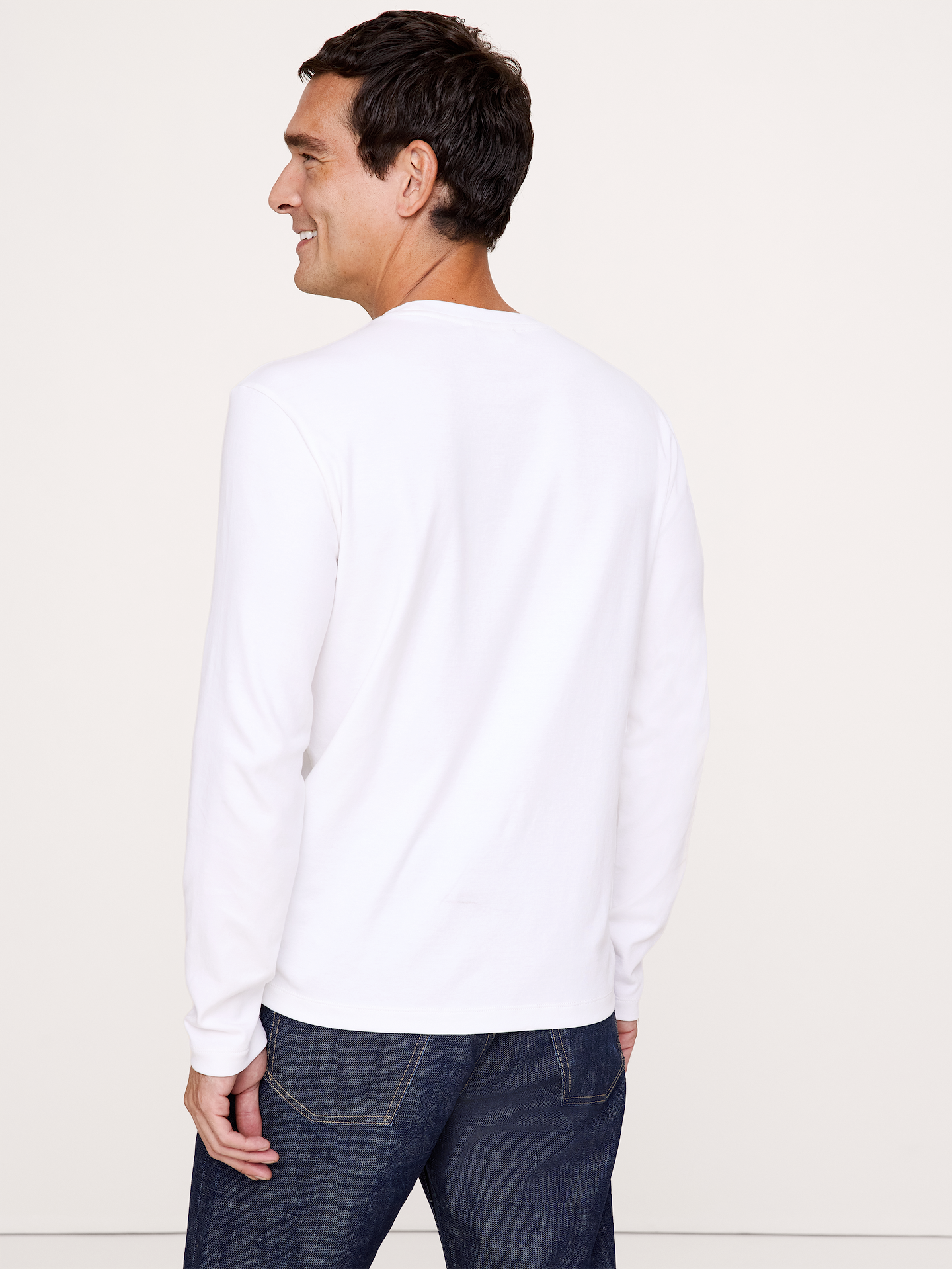 L'image numéro 5 présente T-shirt à manches longues en tissu luxueux