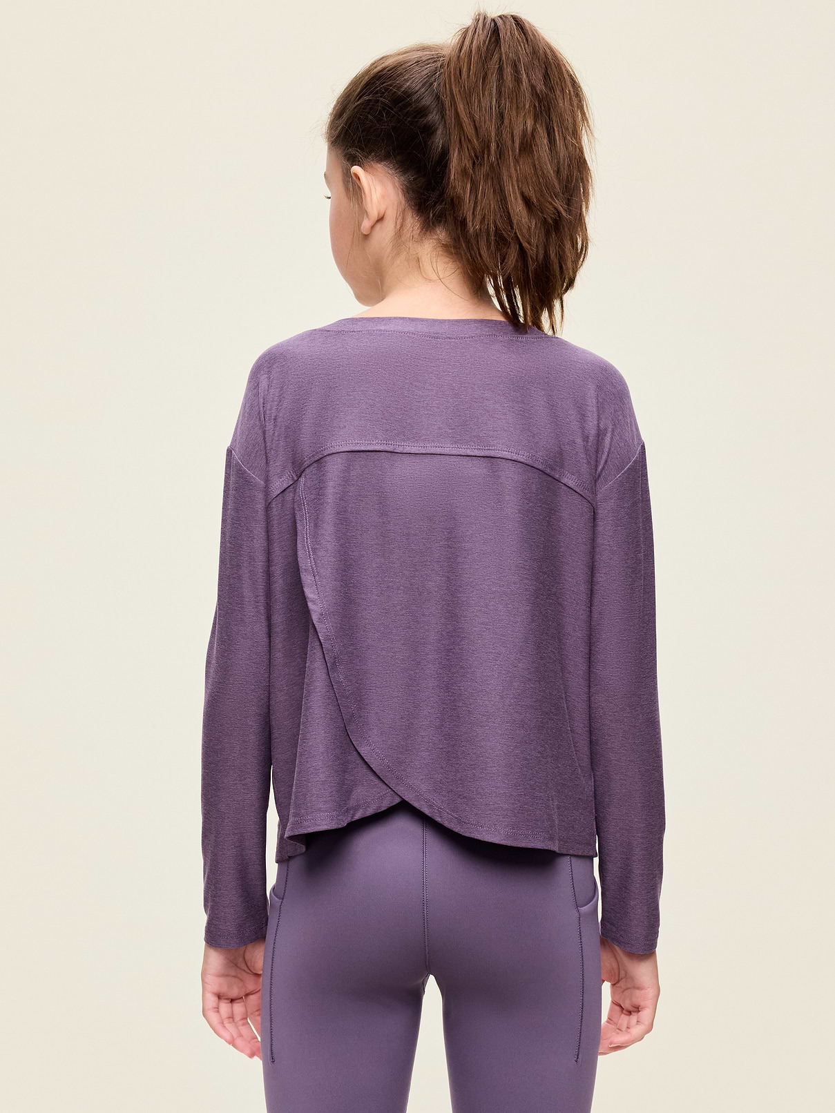 Image 2 de 4, Haut à dos croisé à manches longues NuageSport pour fille