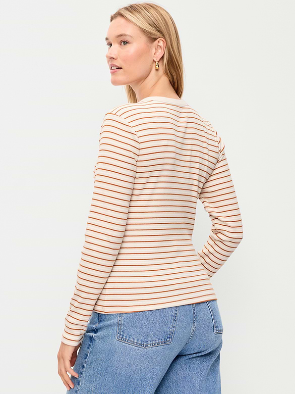Snug Crew-Neck Long Sleeve T-Shirt