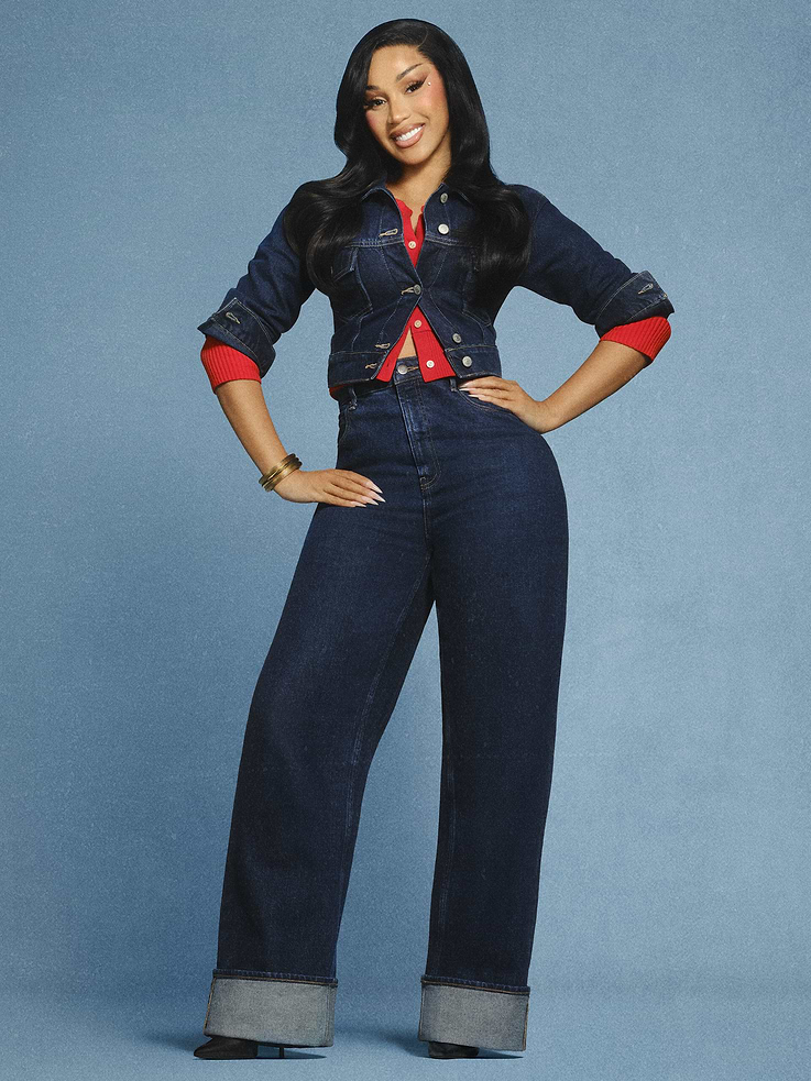 L'image numéro 1 présente Jean profilé à jambe large à revers et à taille très haute