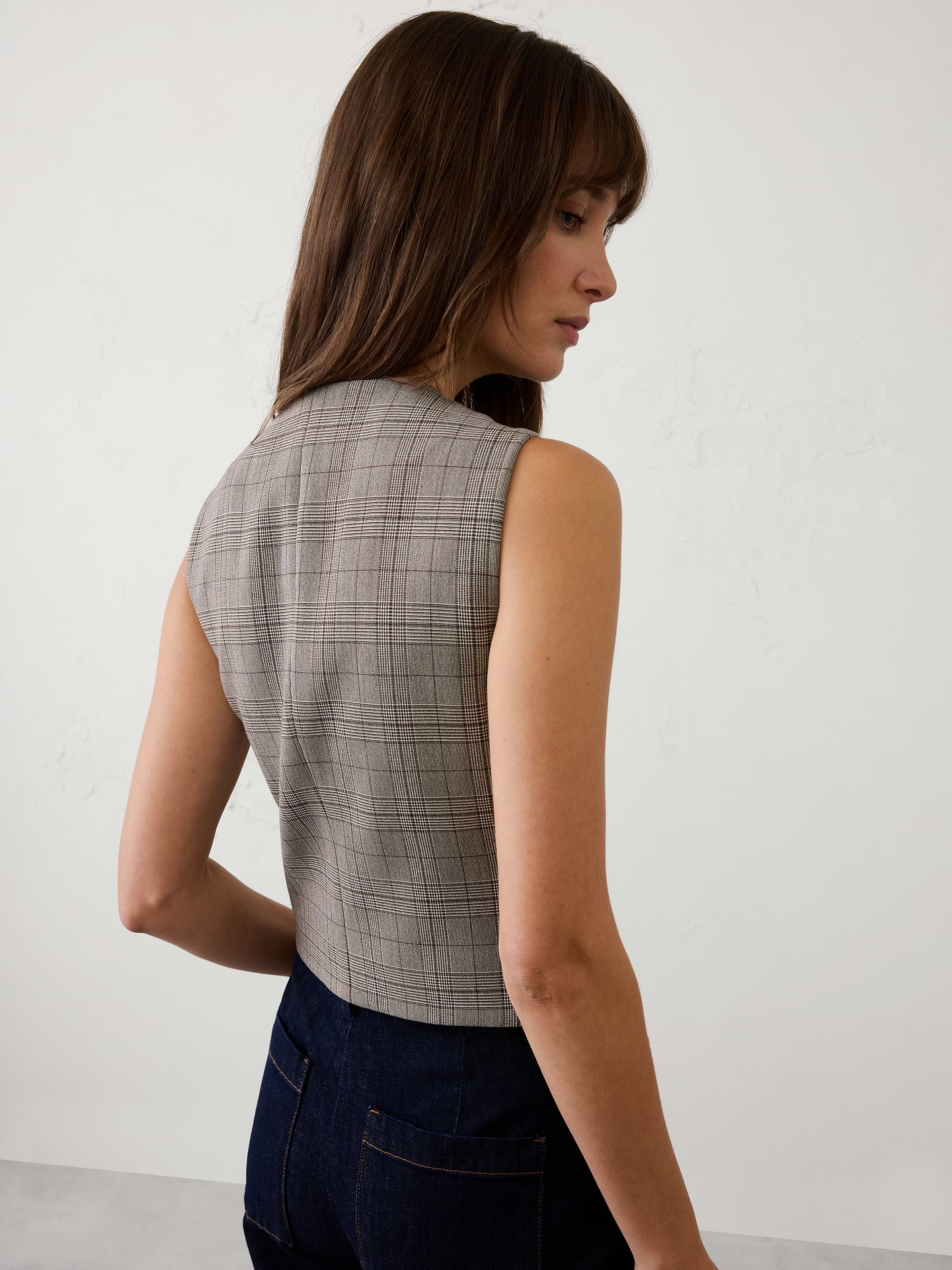 Image number 2 showing, Donegal Short Vest
