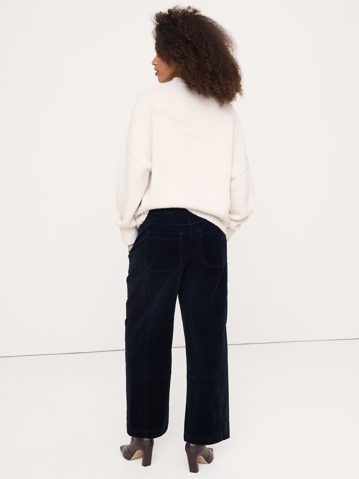 L'image numéro 5 présente Pantalon de peintre décontracté à taille mi-basse extensible