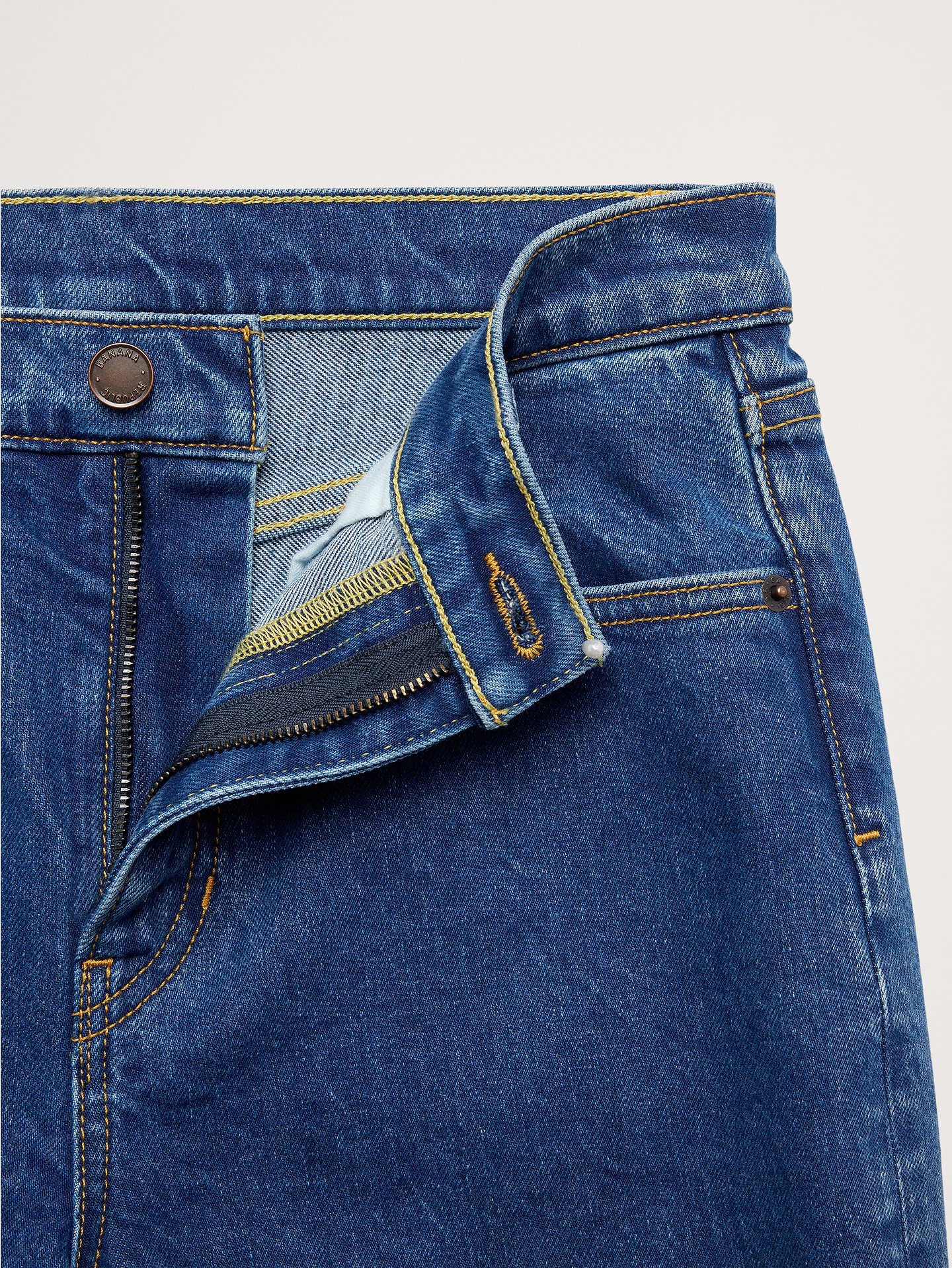 L'image numéro 7 présente Le célèbre jean classique à jambe large