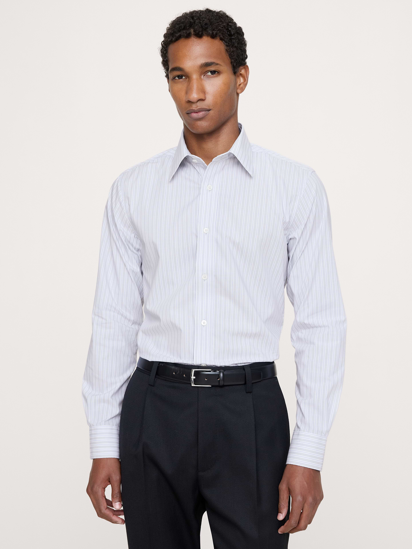 L'image numéro 1 présente Chemise habillée standard infroissable